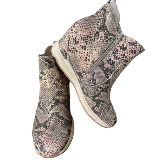 Baretraps Jaci Womens Multi Pastel Hidden Wedge Boot Sz 7.5 Med NWTS - Picture 2 of 7